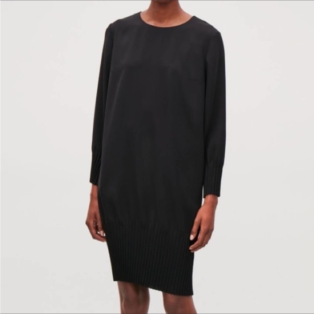 COS women’s dress long sleeves pleated hemline & cuffs back zipper black size 2